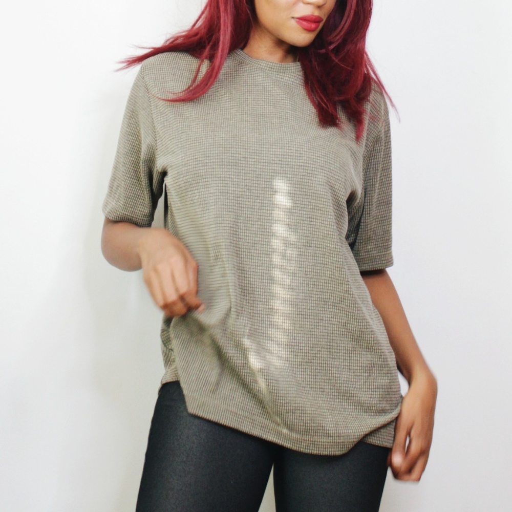 Line T-Shirt - Picture 5 of 6